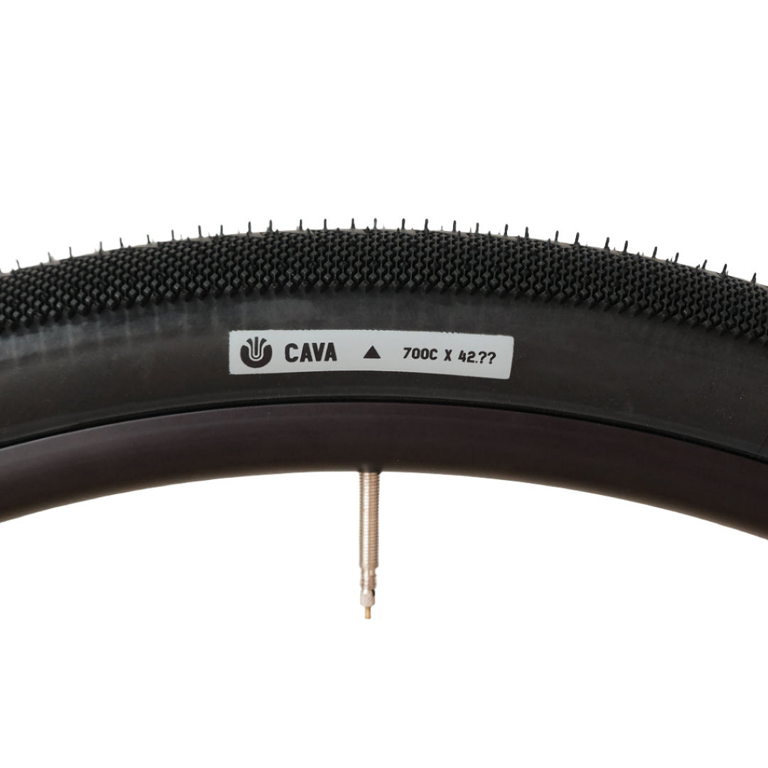 ULTRADYNAMICO製 CAVA 700x42C Ultradynamico Cava Race Tire for Superior Traction | NOMAD
